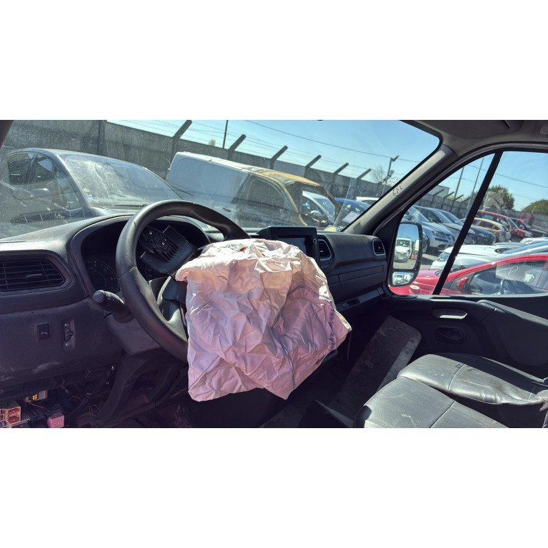 Attache ceinture centrale avant RENAULT MASTER 3 Photo n°18