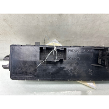 Bouton de warning PEUGEOT 5008 1