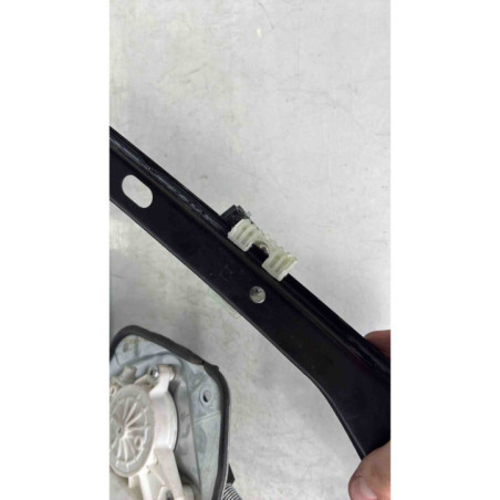 Leve vitre electrique avant gauche VOLKSWAGEN GOLF 5 Photo n°1