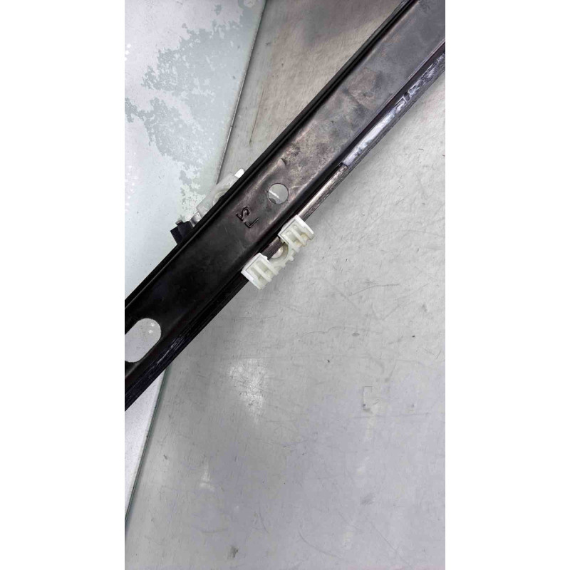 Leve vitre electrique avant gauche VOLKSWAGEN GOLF 5 Photo n°6