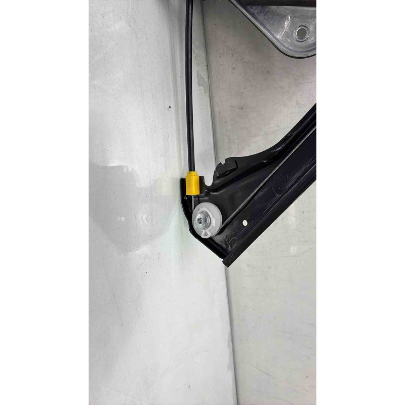 Leve vitre electrique avant gauche VOLKSWAGEN GOLF 5 Photo n°7