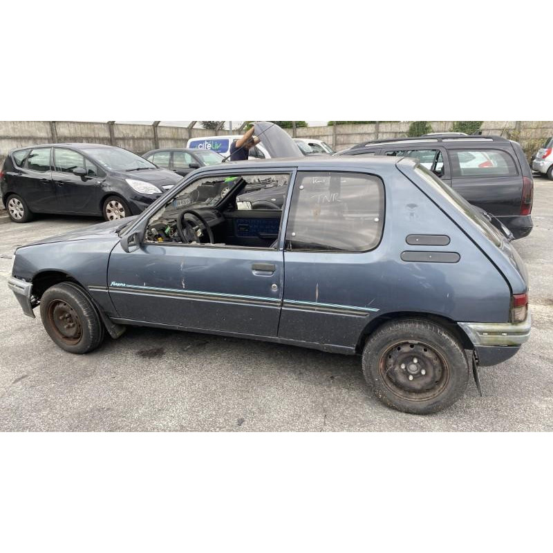 Pompe à vide PEUGEOT 205 Photo n°13