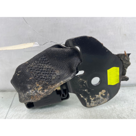Attache ceinture arriere droit RENAULT CLIO 2