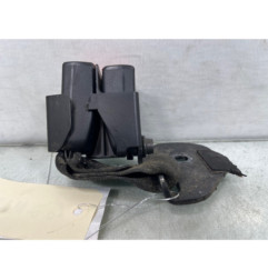 Attache ceinture arriere droit RENAULT CLIO 2