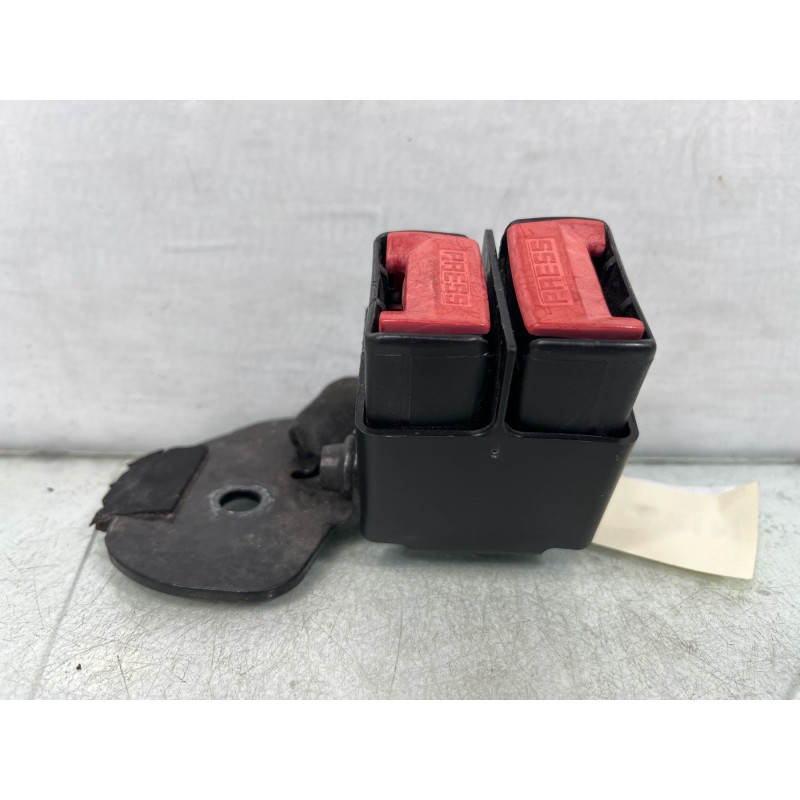 Attache ceinture arriere droit RENAULT CLIO 2 Photo n°4