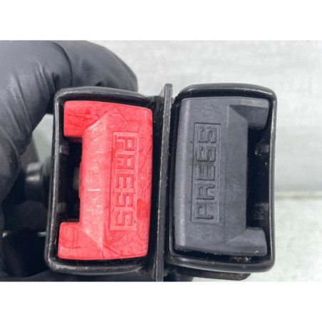 Attache ceinture arriere gauche RENAULT CLIO 2 Photo n°1