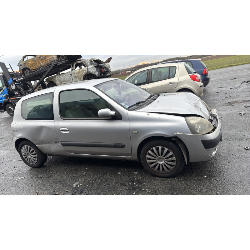 Attache ceinture arriere gauche RENAULT CLIO 2 Photo n°7