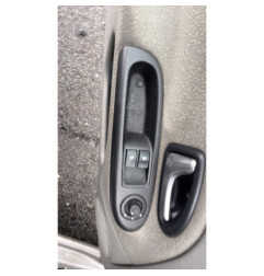 Attache ceinture arriere gauche RENAULT CLIO 2