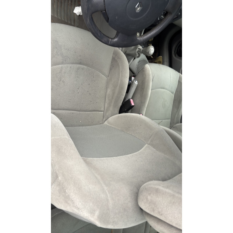 Attache ceinture arriere gauche RENAULT CLIO 2 Photo n°14