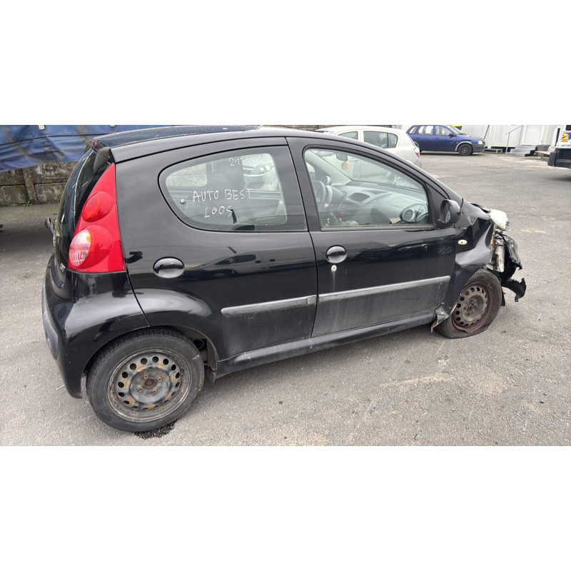 Bouton de coffre PEUGEOT 107 Photo n°9