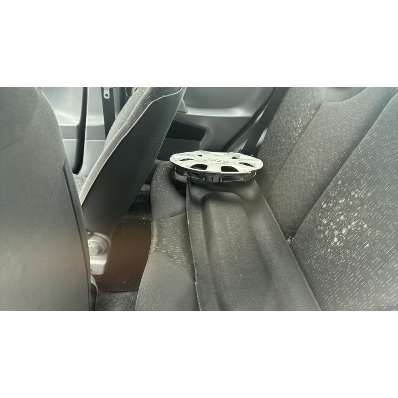 Bouton de coffre PEUGEOT 107 Photo n°14