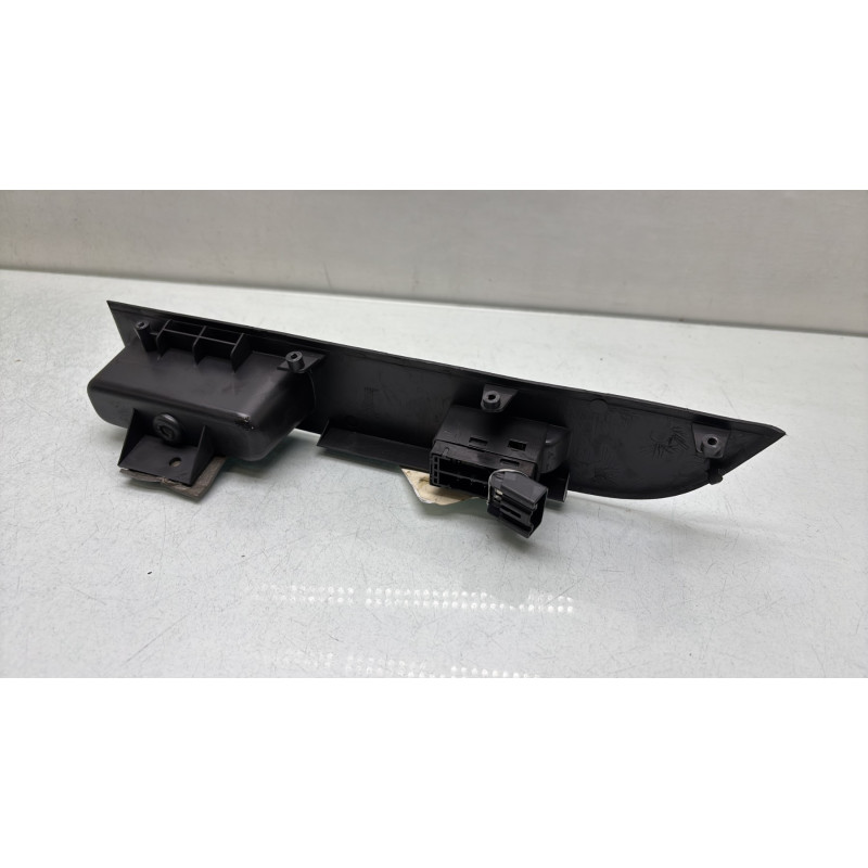 Interrupteur de leve vitre avant droit SUZUKI SWIFT 3 Photo n°2