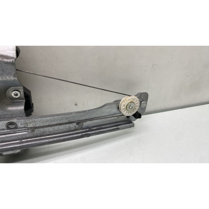 Leve vitre electrique avant gauche RENAULT CLIO 4 Photo n°3