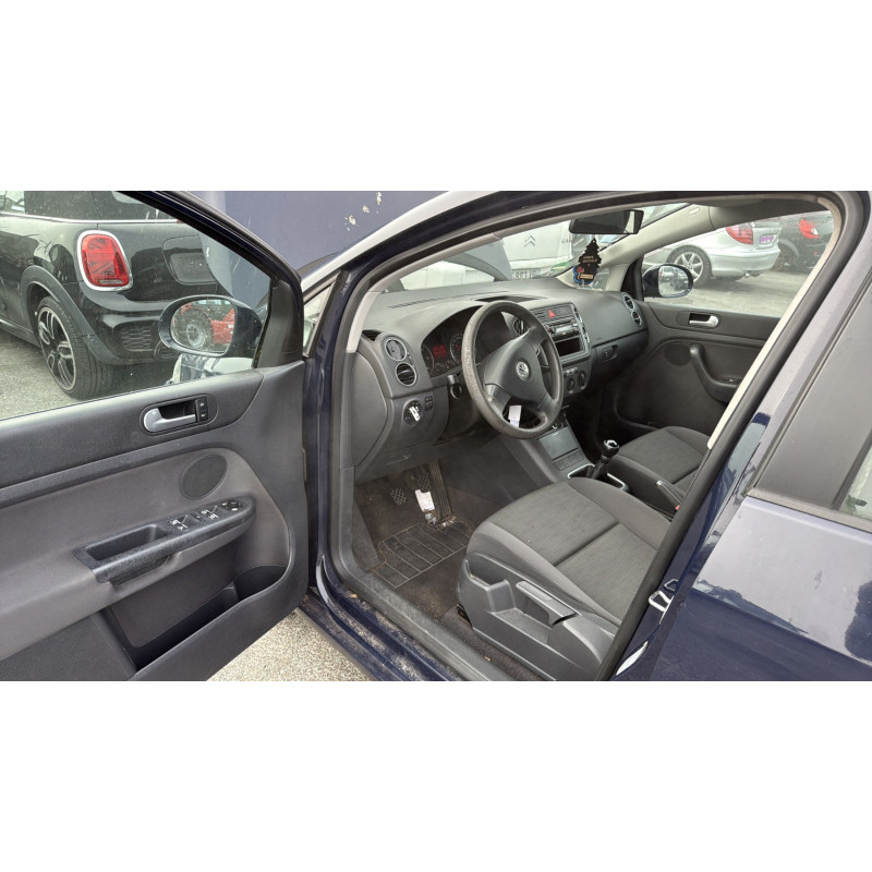 Pare choc arriere VOLKSWAGEN GOLF PLUS Photo n°16