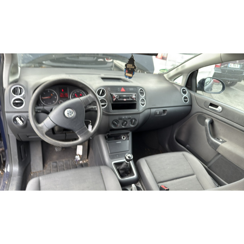 Pare choc arriere VOLKSWAGEN GOLF PLUS Photo n°19