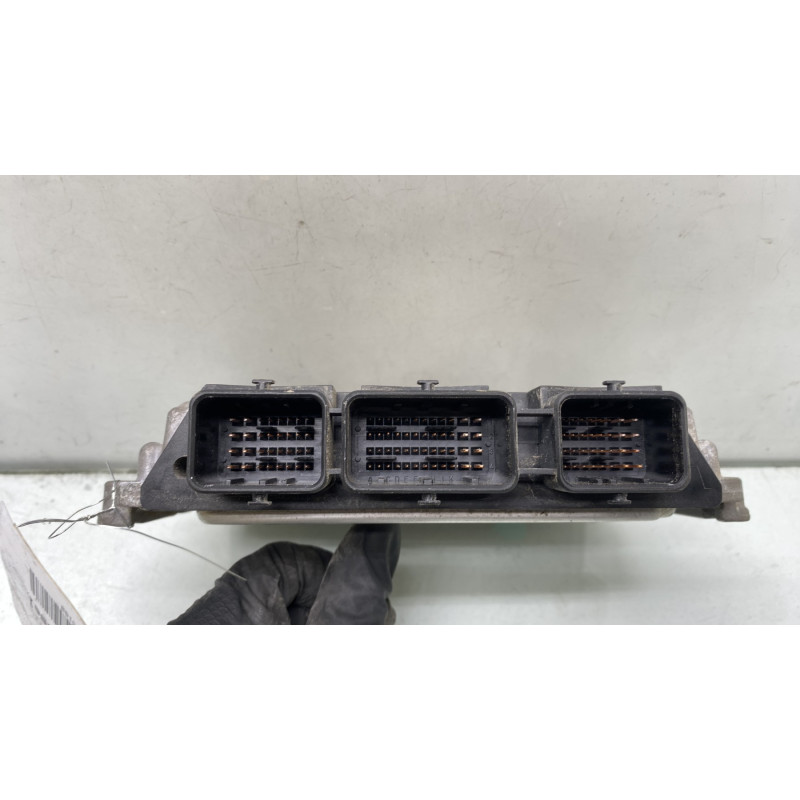 Calculateur moteur RENAULT TRAFIC 2 Photo n°3