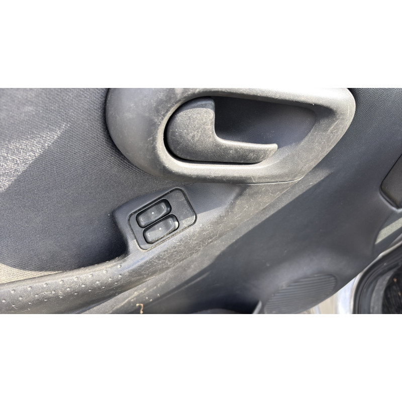 Poignee porte avant gauche OPEL CORSA C Photo n°13