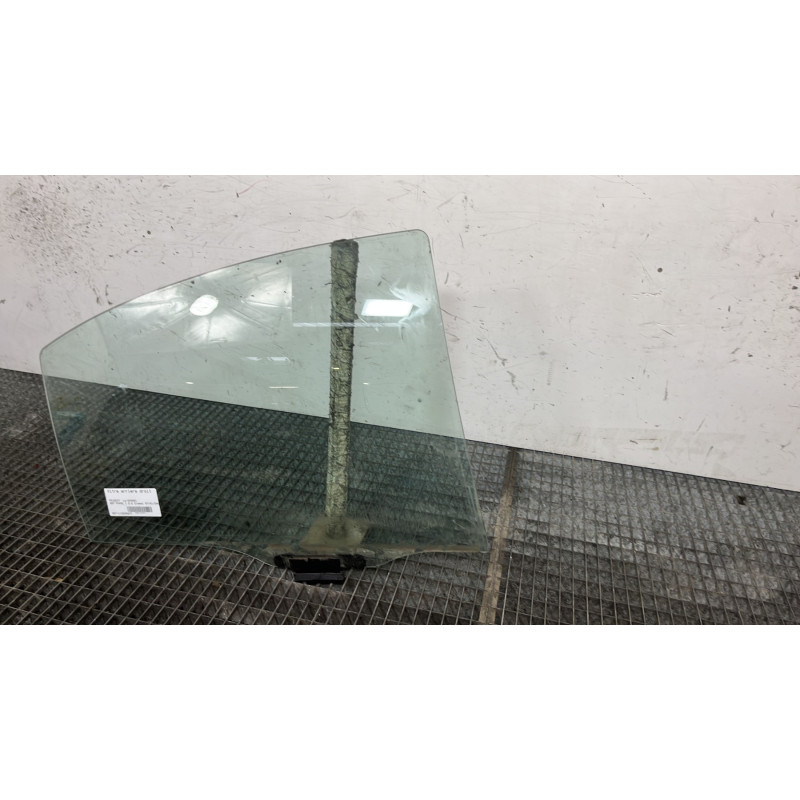 Vitre arriere droit PEUGEOT 607 Photo n°3