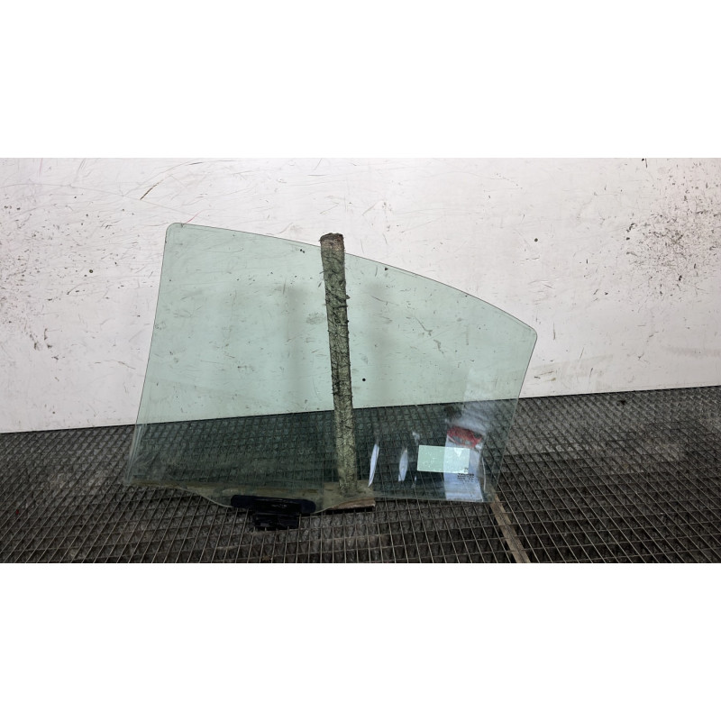 Vitre arriere droit PEUGEOT 607 Photo n°4