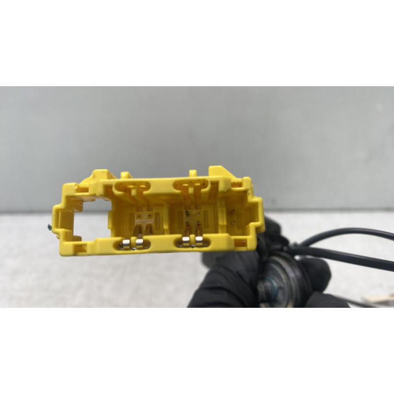 Attache ceinture avant gauche RENAULT TWINGO 3 Photo n°4