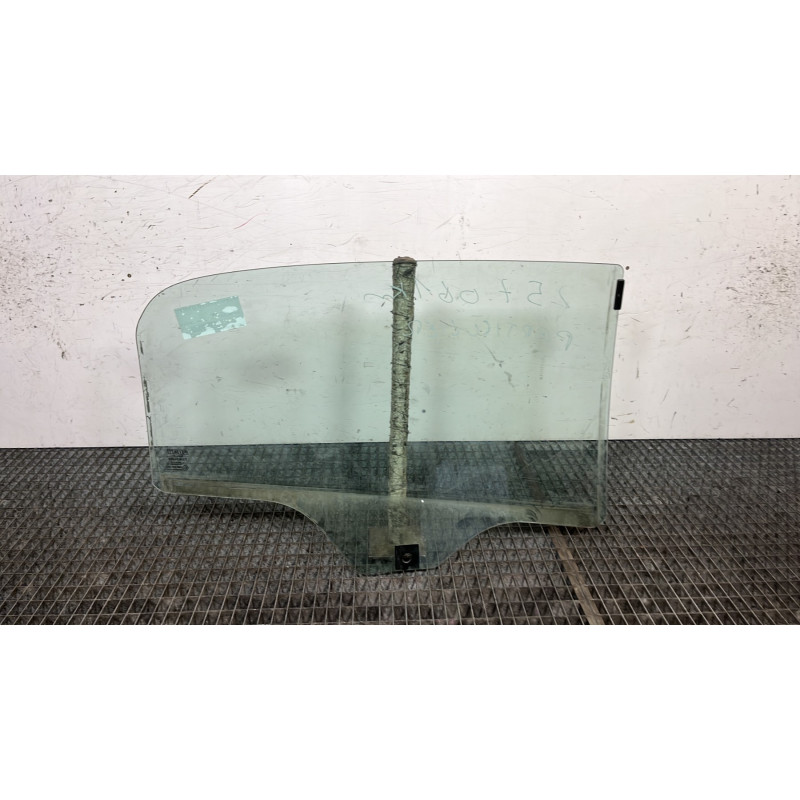 Vitre arriere gauche FIAT GRANDE PUNTO Photo n°4
