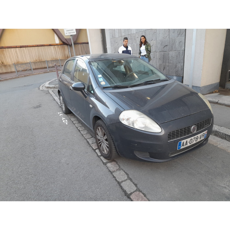 Plage arriere FIAT GRANDE PUNTO Photo n°7