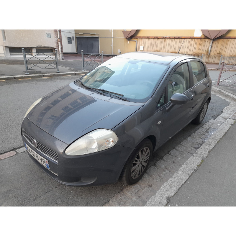 Plage arriere FIAT GRANDE PUNTO Photo n°8