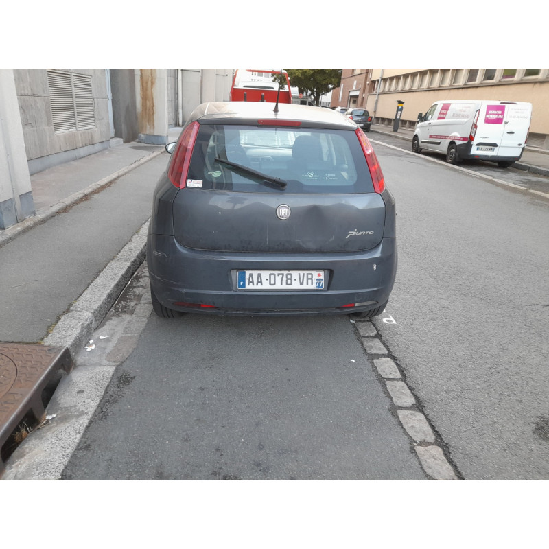 Plage arriere FIAT GRANDE PUNTO Photo n°11