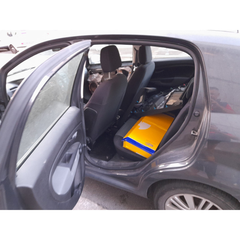 Plage arriere FIAT GRANDE PUNTO Photo n°17
