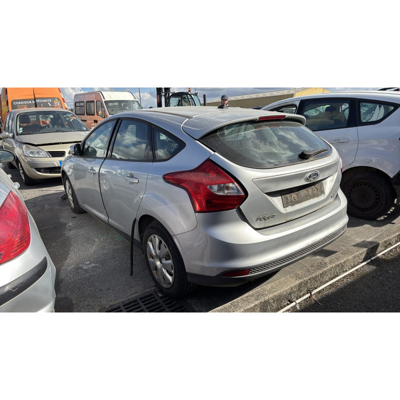 Malle/Hayon arriere FORD FOCUS 3 Photo n°15