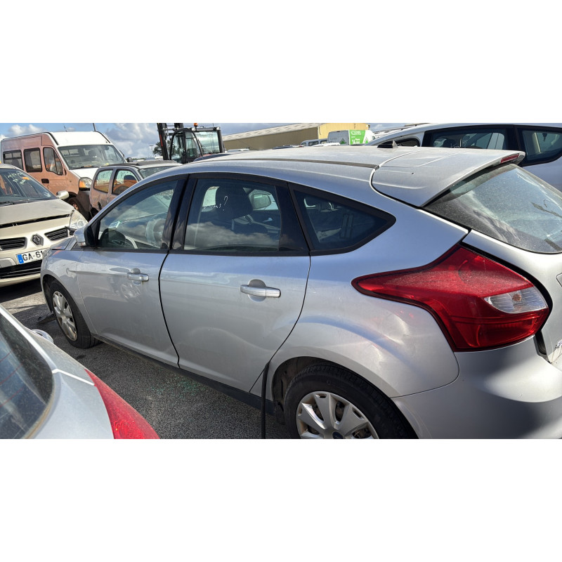 Malle/Hayon arriere FORD FOCUS 3 Photo n°17