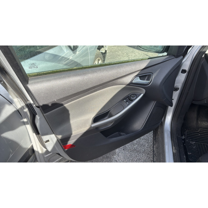Malle/Hayon arriere FORD FOCUS 3 Photo n°20