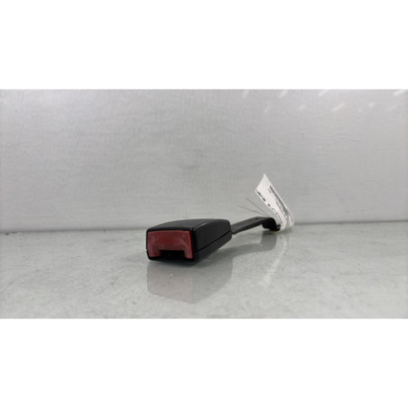 Attache ceinture avant droit VOLKSWAGEN POLO 4 Photo n°1