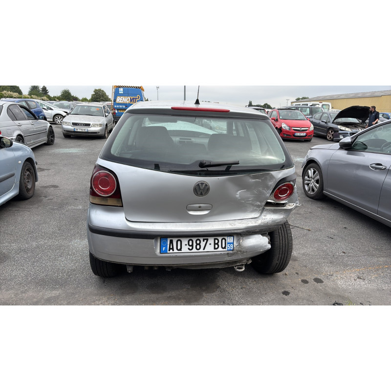 Attache ceinture avant droit VOLKSWAGEN POLO 4 Photo n°9