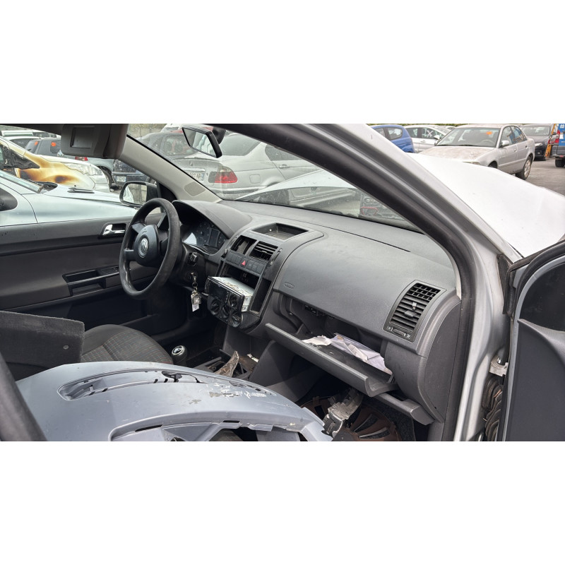 Attache ceinture avant droit VOLKSWAGEN POLO 4 Photo n°15