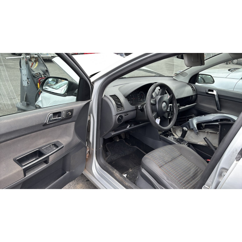 Attache ceinture avant droit VOLKSWAGEN POLO 4 Photo n°17