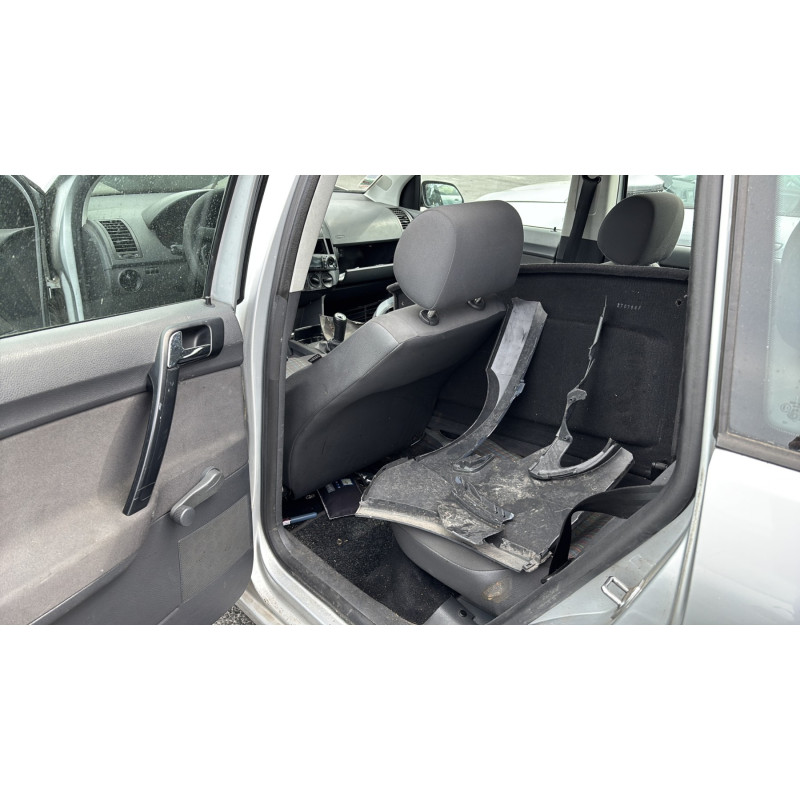 Attache ceinture avant droit VOLKSWAGEN POLO 4 Photo n°18