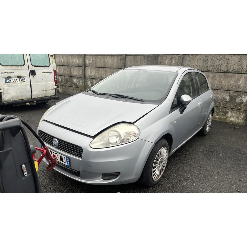 Face avant FIAT GRANDE PUNTO Photo n°10