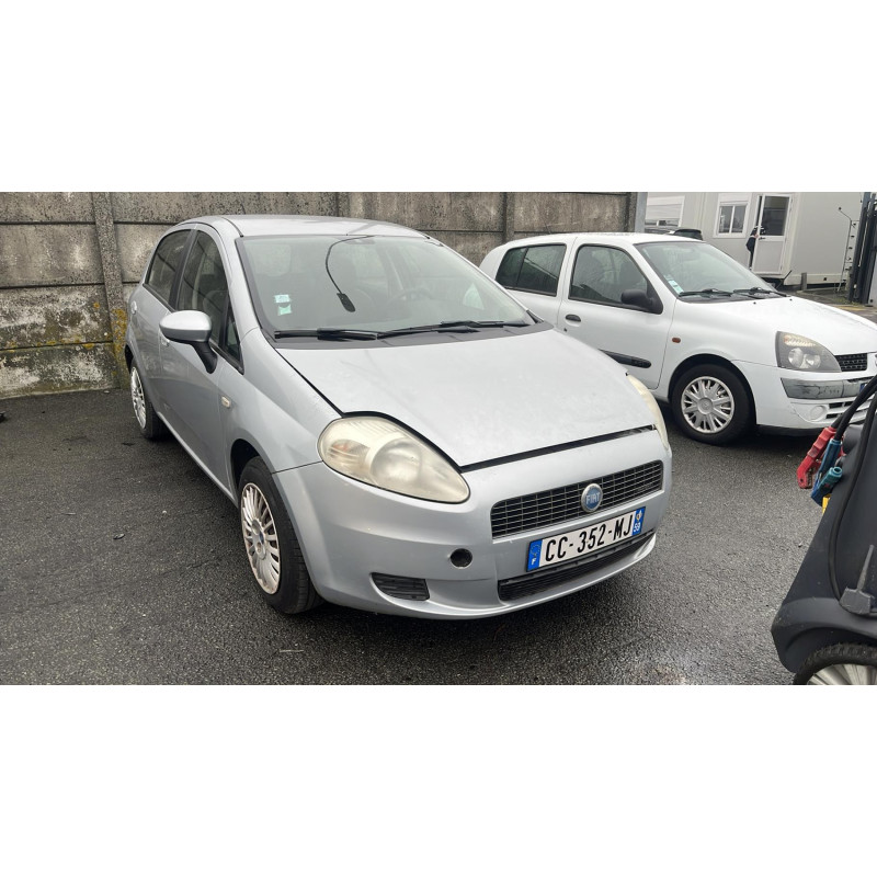 Face avant FIAT GRANDE PUNTO Photo n°13