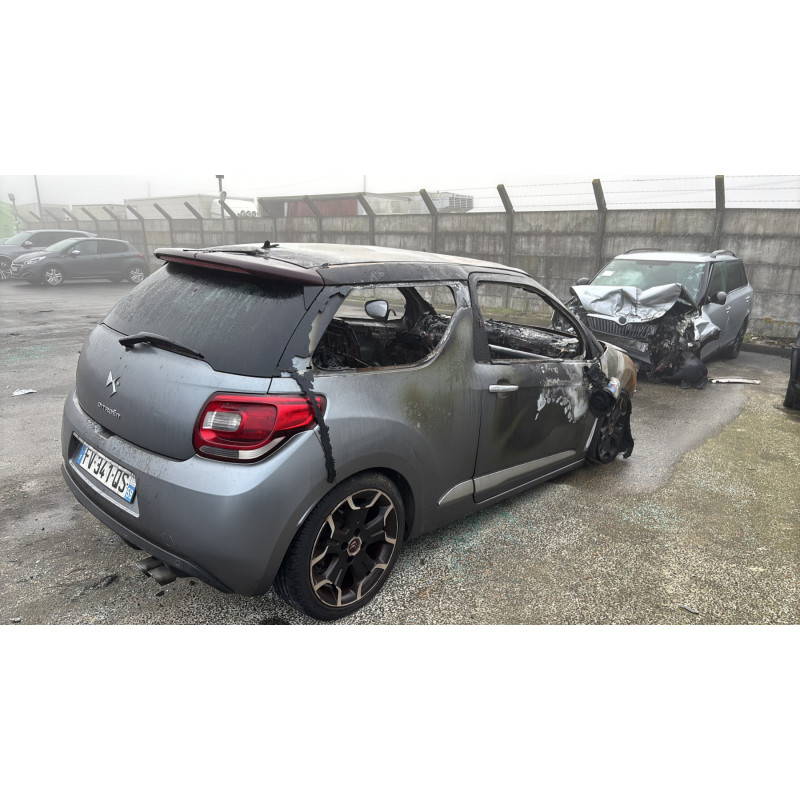Pare boue arriere droit CITROEN DS3 Photo n°7