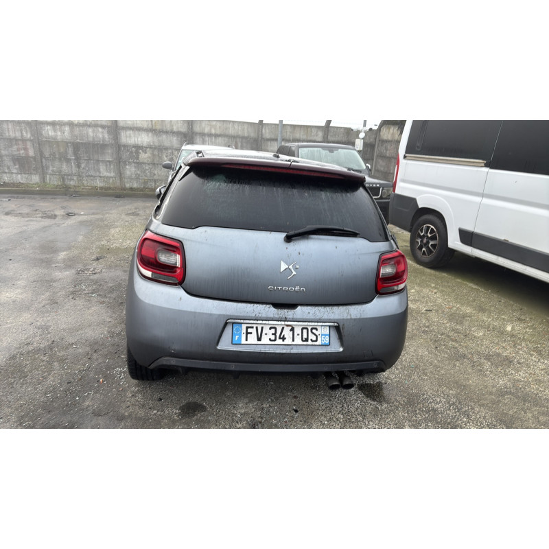 Pare boue arriere droit CITROEN DS3 Photo n°9