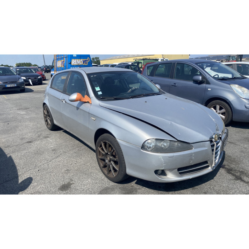 Feu arriere secondaire droit (feux) ALFA ROMEO 147 Photo n°7