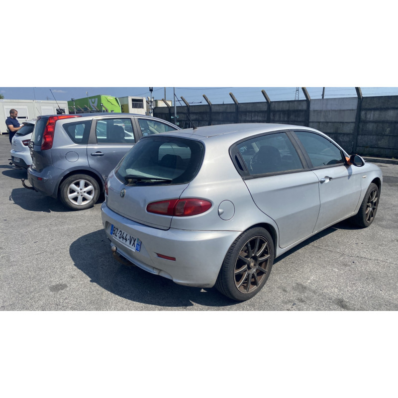 Feu arriere secondaire gauche (feux) ALFA ROMEO 147 Photo n°8