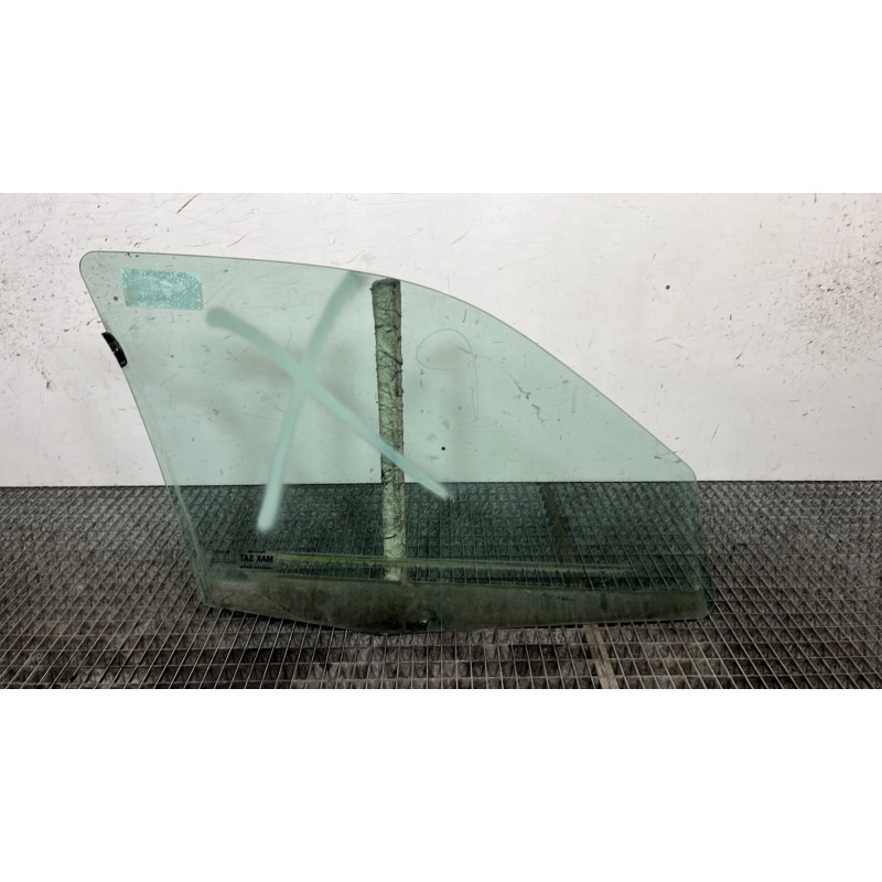 Vitre avant gauche RENAULT CLIO 2 Photo n°4