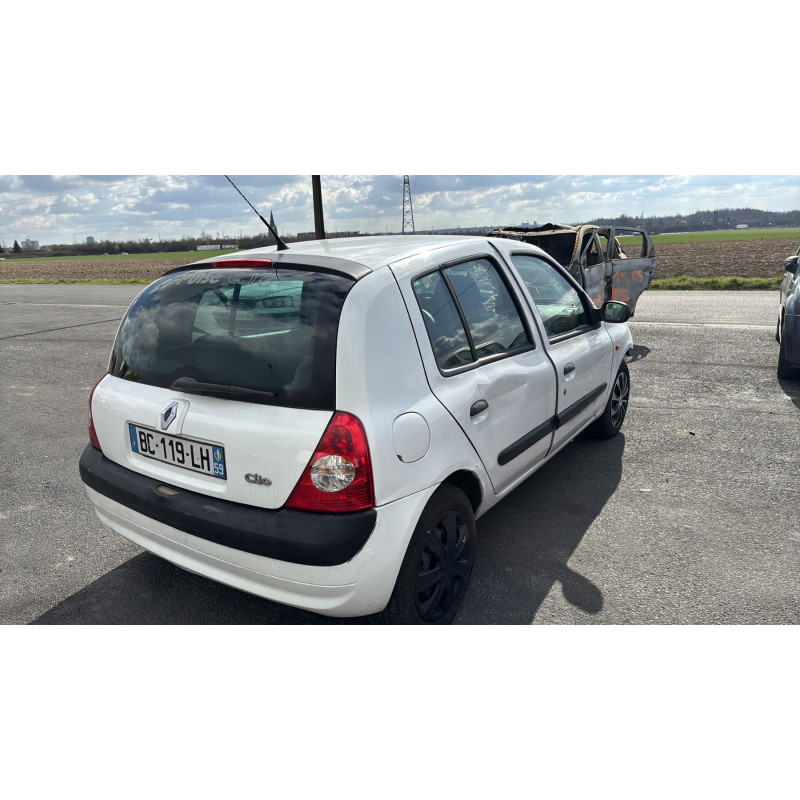 Vitre avant gauche RENAULT CLIO 2 Photo n°7