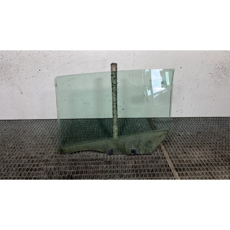 Vitre arriere droit PEUGEOT 308 2 Photo n°4