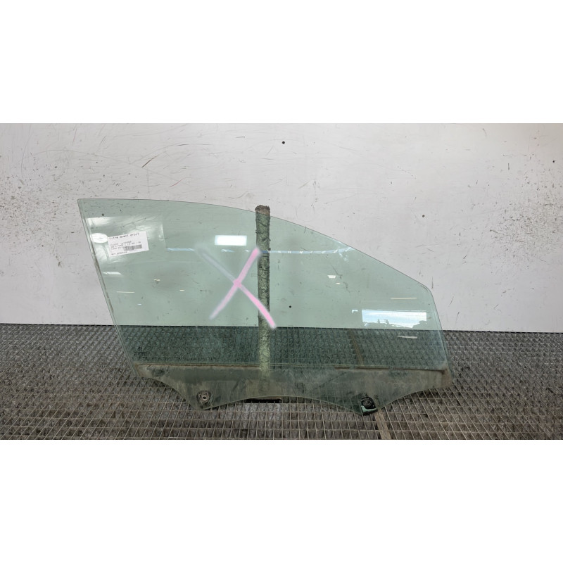 Vitre avant droit PEUGEOT 308 2 Photo n°1