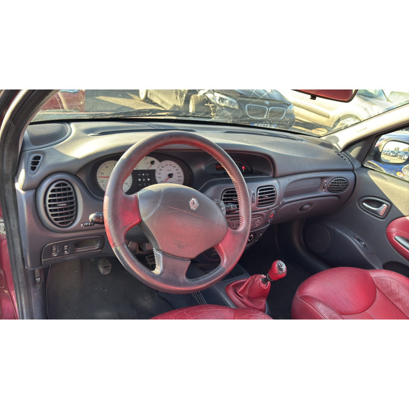 Vase de lave glace RENAULT MEGANE 1 Photo n°14