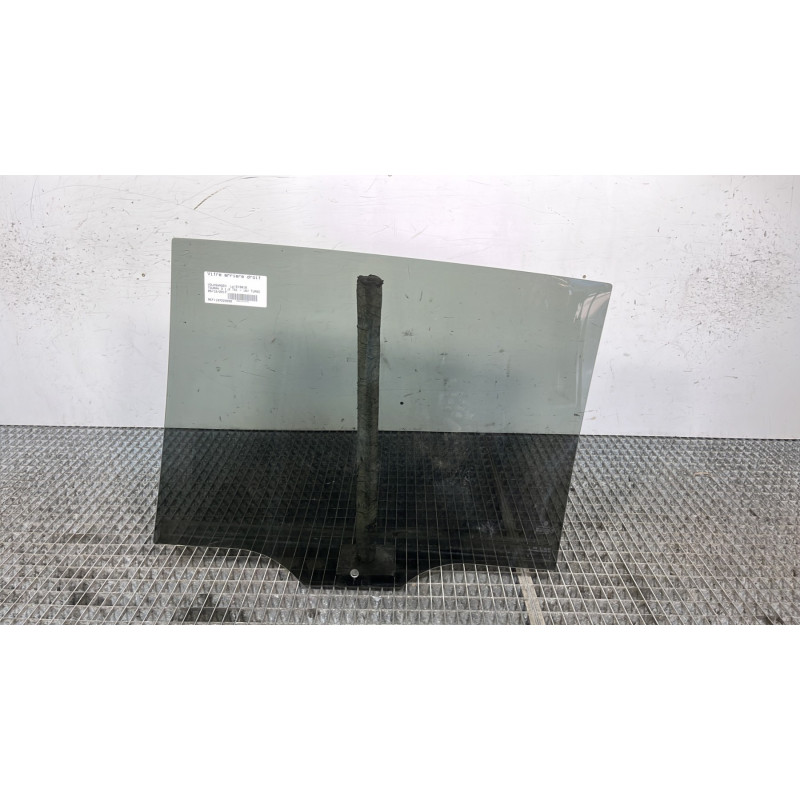 Vitre arriere droit VOLKSWAGEN TOURAN 3 Photo n°4