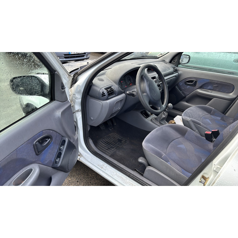 Pompe de direction RENAULT CLIO 2 Photo n°12